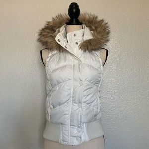 Aeropostale white puff vest fur hood medium
